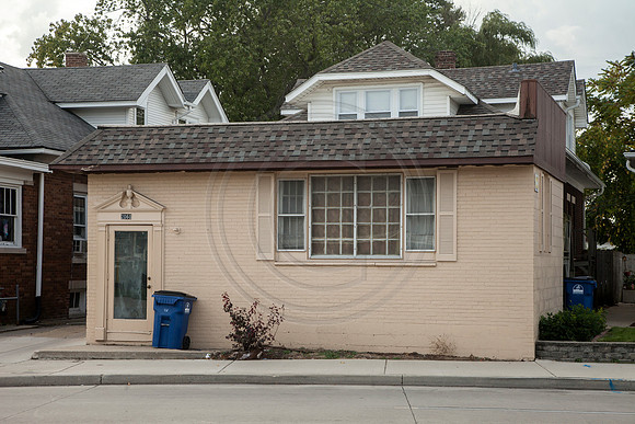 "vernacular architecture"