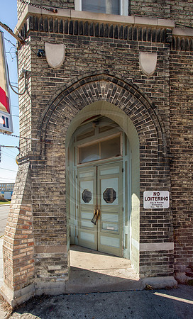 gothic entry barred