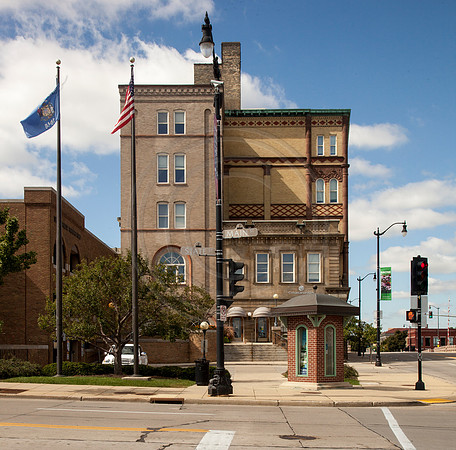 Shoop building